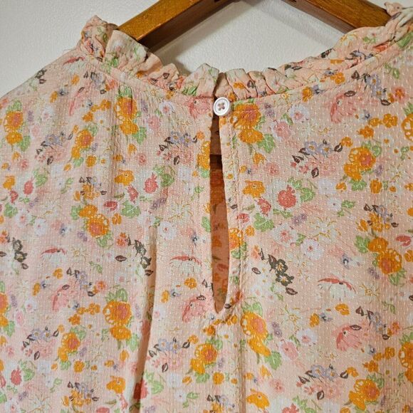 EUC LOFT DAINTY FLORAL MOCK NECK RUFFLED HALF SLEEVES TOP SIZE M - Picture 11 of 15